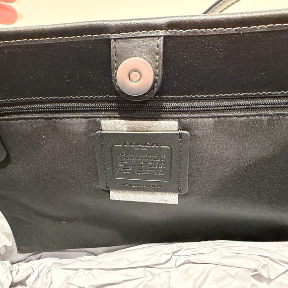 NWT Coach Black and White Signature Max City Tote Bag - Picture 10 of 11